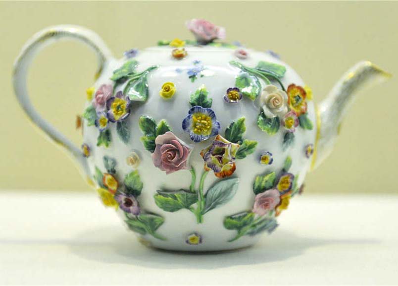 Museu de Zhejiang exibe antigas pe?as de porcelana