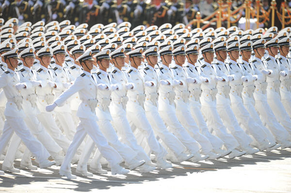 Uniformes militares marcham ao ritmo dos tempos