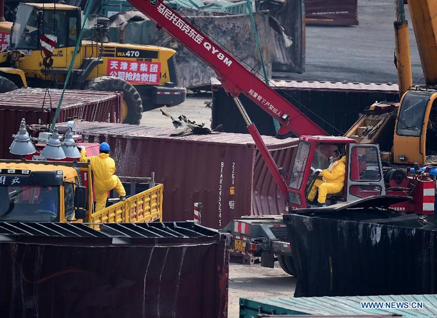 Número de mortos na explos?o do Porto de Tianjin sobe para 150