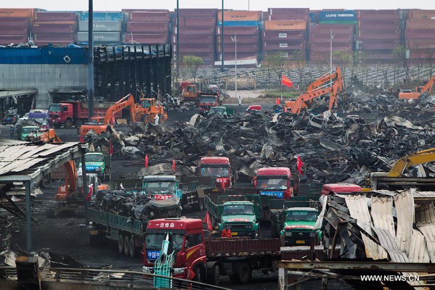 Número de mortos na explos?o do Porto de Tianjin sobe para 150