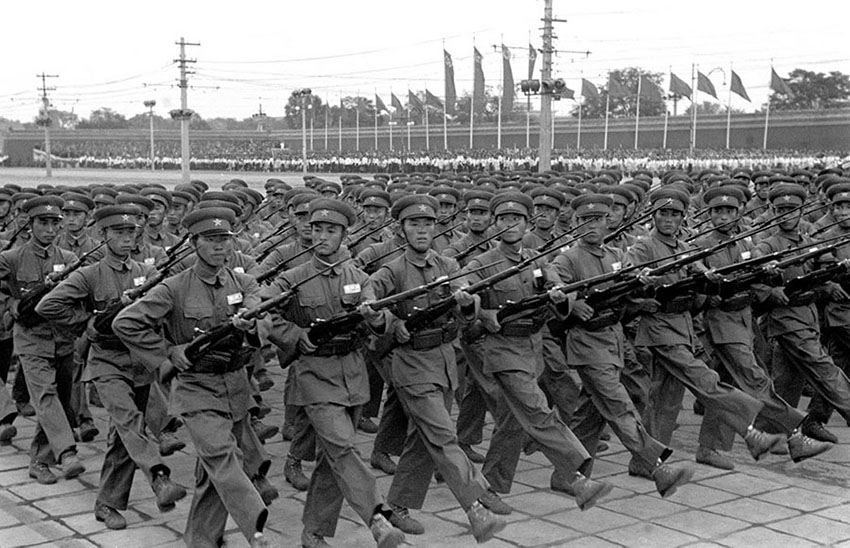 Imagens históricas de desfiles militares