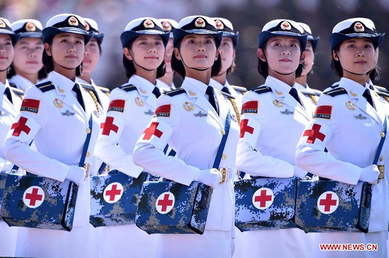 Os batalh?es femininos do exército d?o personalidade à parada do Dia da Vitória