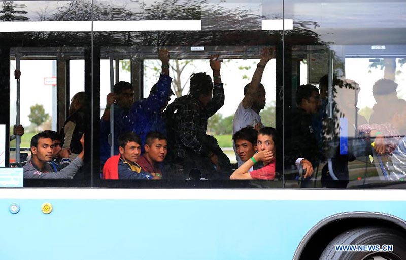 Milhares de refugiados chegam à esta??o central de Munique