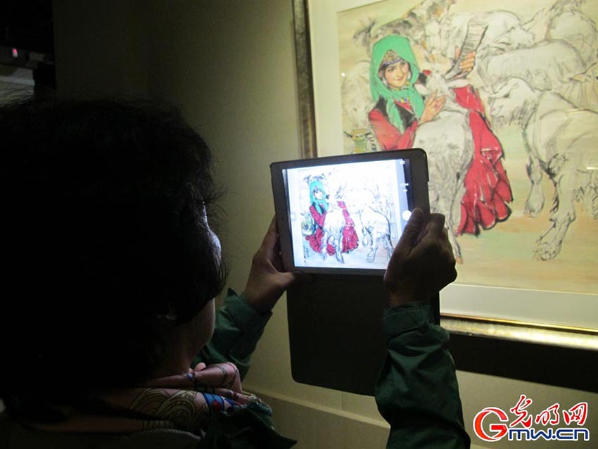Exposi??o de artes em Urumqi celebra 60o aniversário da funda??o da Regi?o Aut?noma Uigur de Xinjiang