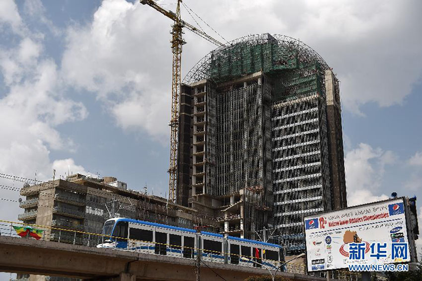 Entrou em funcionamento o primeiro trem leve em áfrica