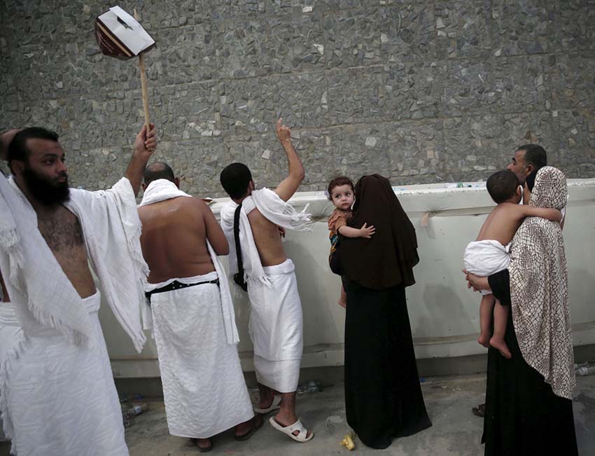 Mais de 700 peregrinos morrem durante a peregrina??o anual do Hajj em Meca