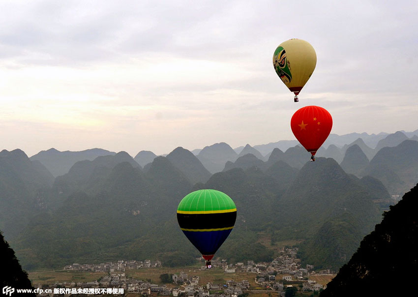 Realizada na China competi??o de bal?es de ar quente