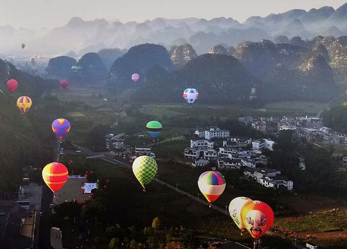 Realizada na China competi??o de bal?es de ar quente