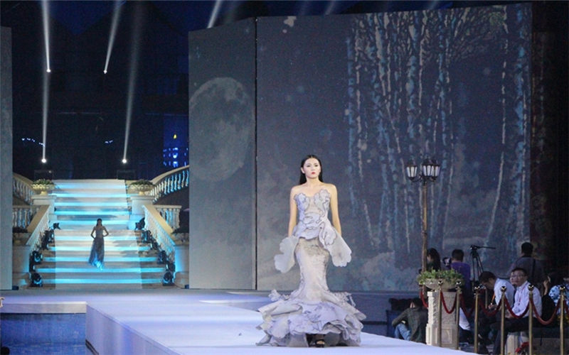 Come?a a Semana da Moda de Chengdu 2015