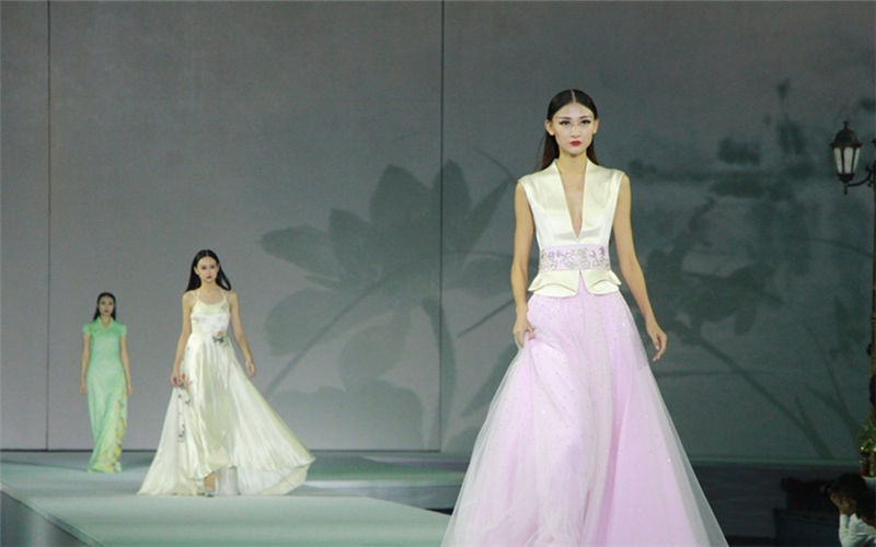 Come?a a Semana da Moda de Chengdu 2015