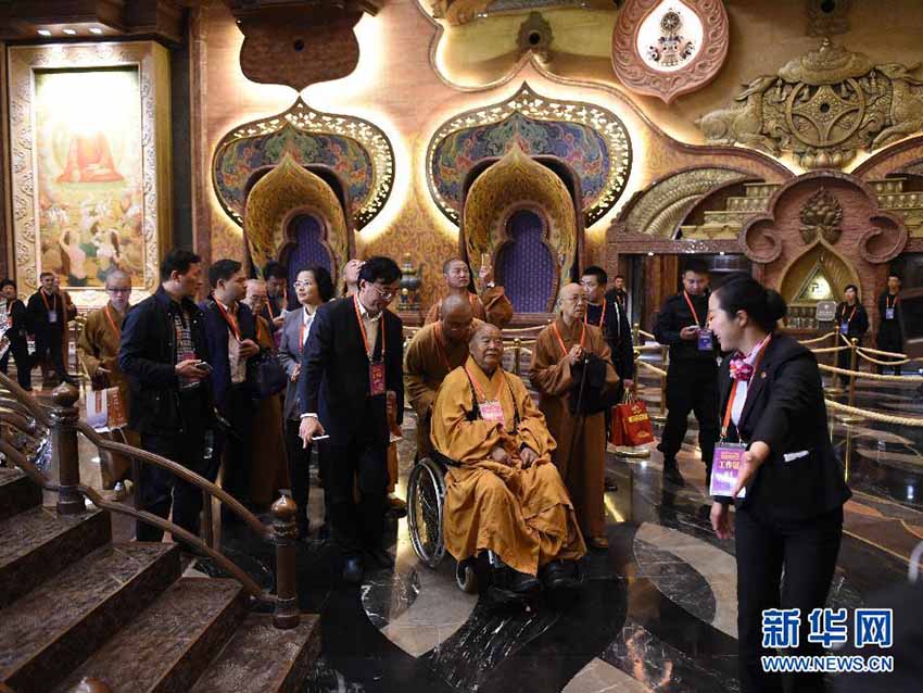 Realizada em Nanquim cerimónia de adora??o de relíquia de Shakyamuni
