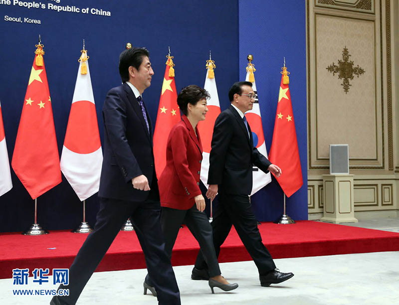 Li Keqiang participa da Cúpula China, Jap?o e Coreia do Sul