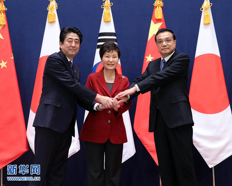 Li Keqiang participa da Cúpula China, Jap?o e Coreia do Sul