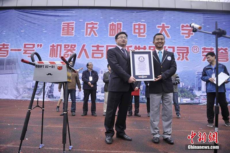 Rob? chinês caminha 134km e quebra recorde Guinness
