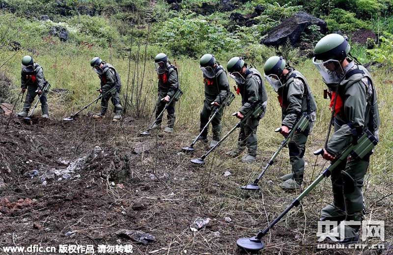Trabalhos de desminagem come?am na fronteira entre Vietn? e China