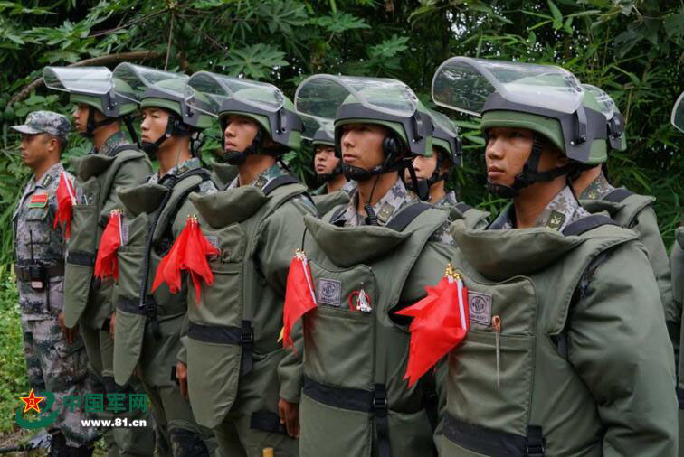 Trabalhos de desminagem come?am na fronteira entre Vietn? e China