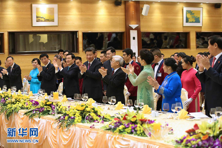 Xi Jinping e primeira-dama chinesa participam de jantar de boas-vindas no Vietn?