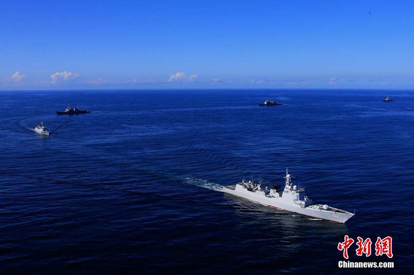 Marinhas chinesa e norte-americana realizam exercício militar no Oceano Atlantico