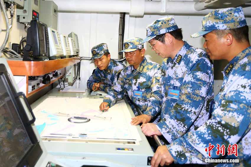 Marinhas chinesa e norte-americana realizam exercício militar no Oceano Atlantico