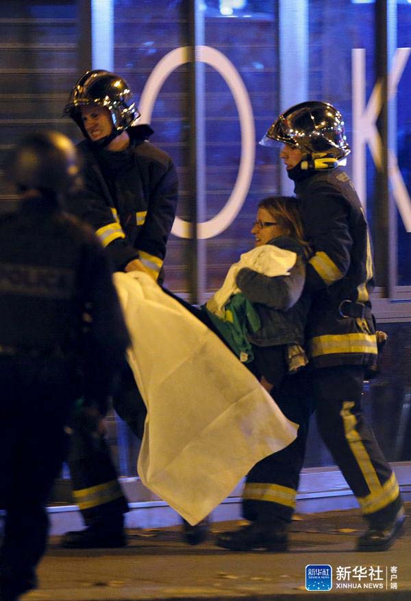 Terror em Paris: Fran?a sofre ataque terrorista, mais de 150 mortes confirmadas 