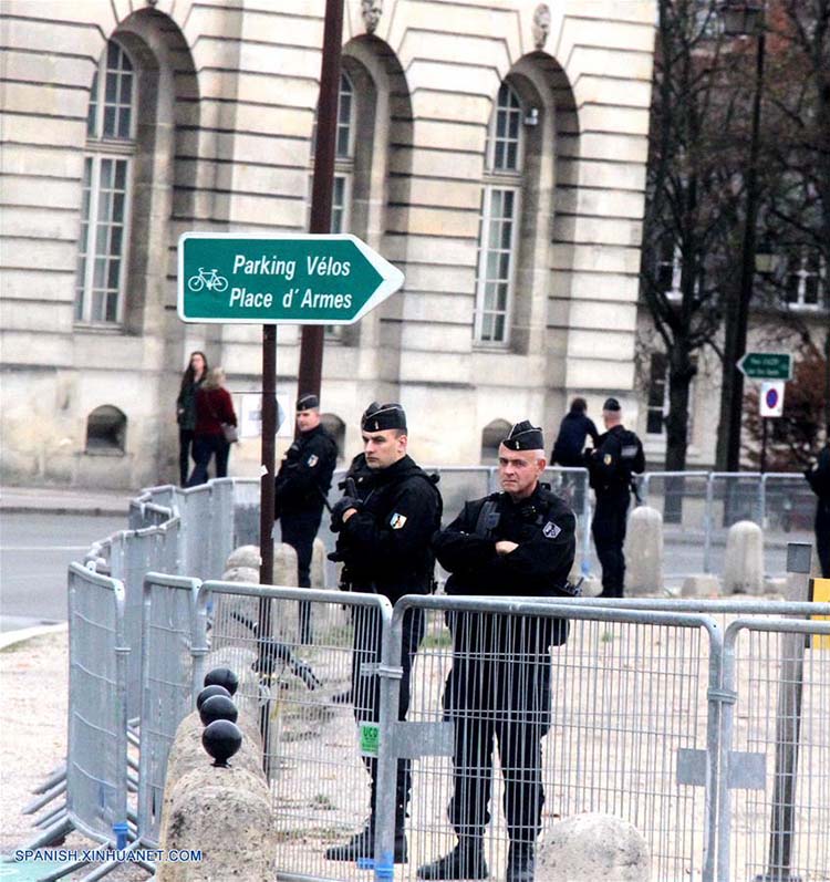 Poderá haver um nono agressor envolvido nos atentados de Paris