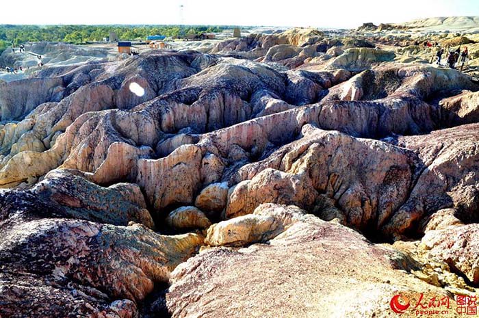 Paisagem maravilhosa da Praia Arco-íris em Xinjiang