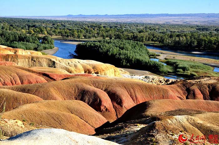Paisagem maravilhosa da Praia Arco-íris em Xinjiang