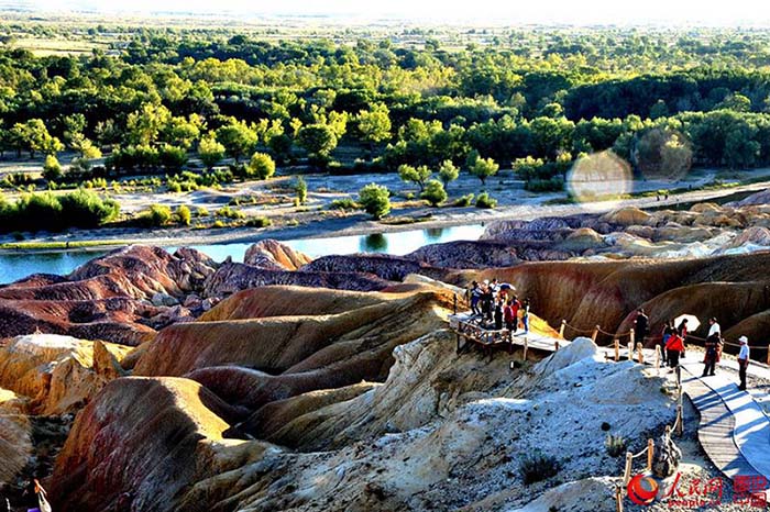 Paisagem maravilhosa da Praia Arco-íris em Xinjiang