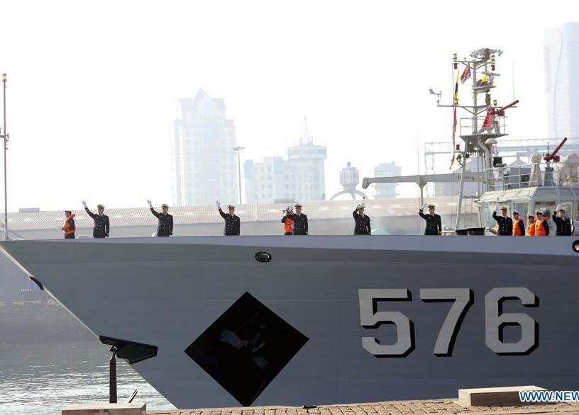 Fragata de escolta da 22a frota chinesa parte para o Golfo de áden