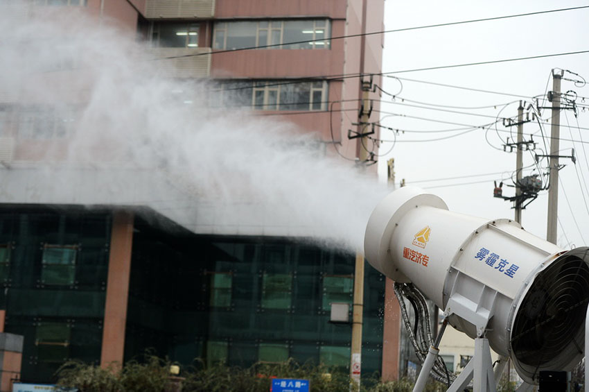 Jinan usa canh?o d’água para diminuir polui??o do ar na cidade