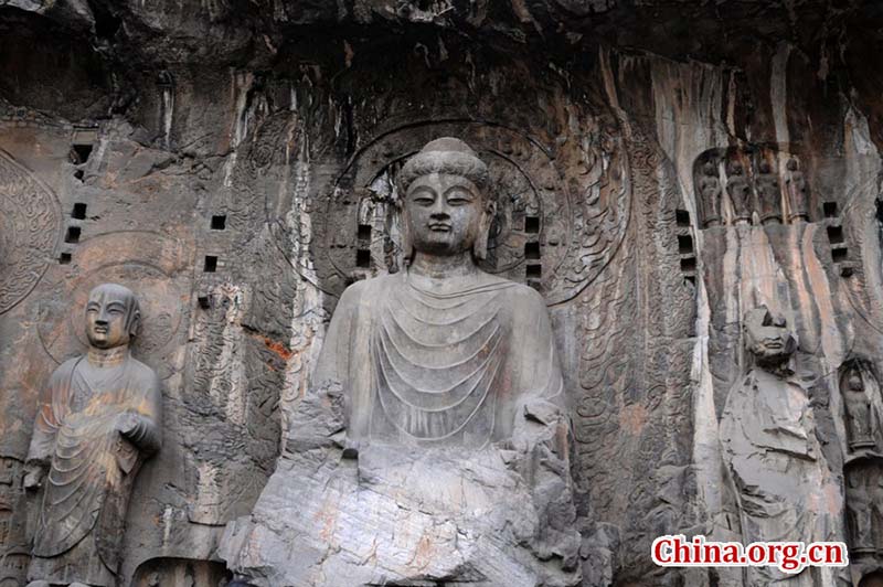 Explorando as Grutas Longmen