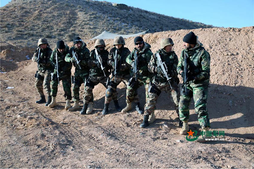 China e Paquist?o realizam exercício conjunto antiterrorismo