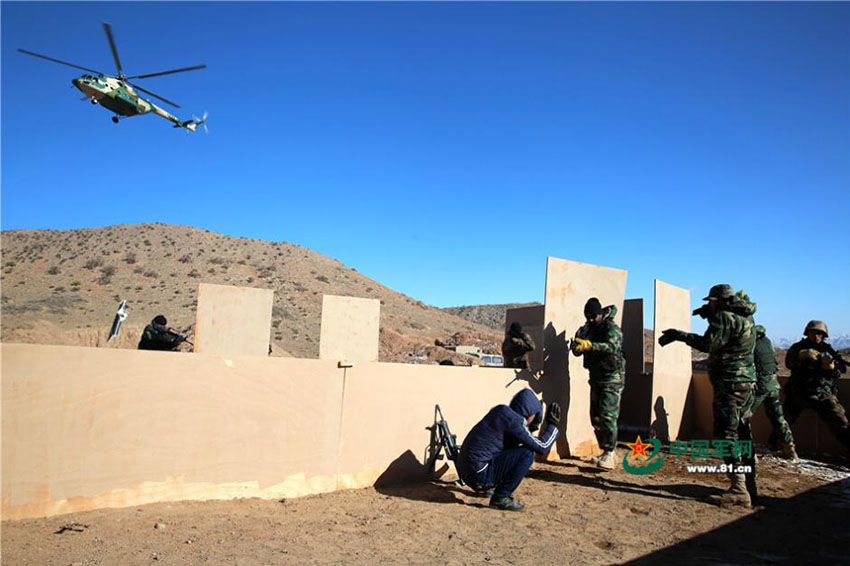 China e Paquist?o realizam exercício conjunto antiterrorismo