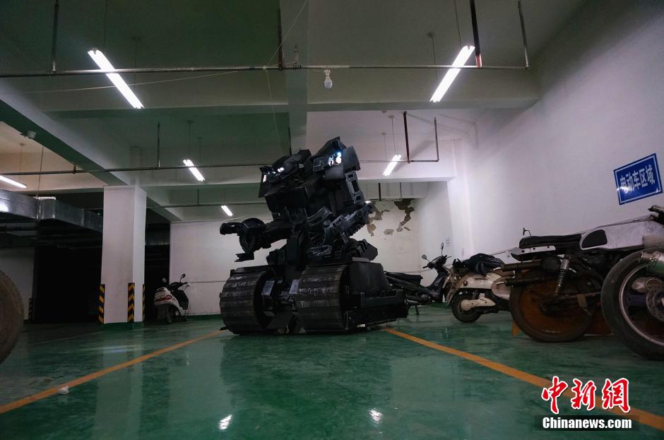 Professor chinês cria soldado rob?