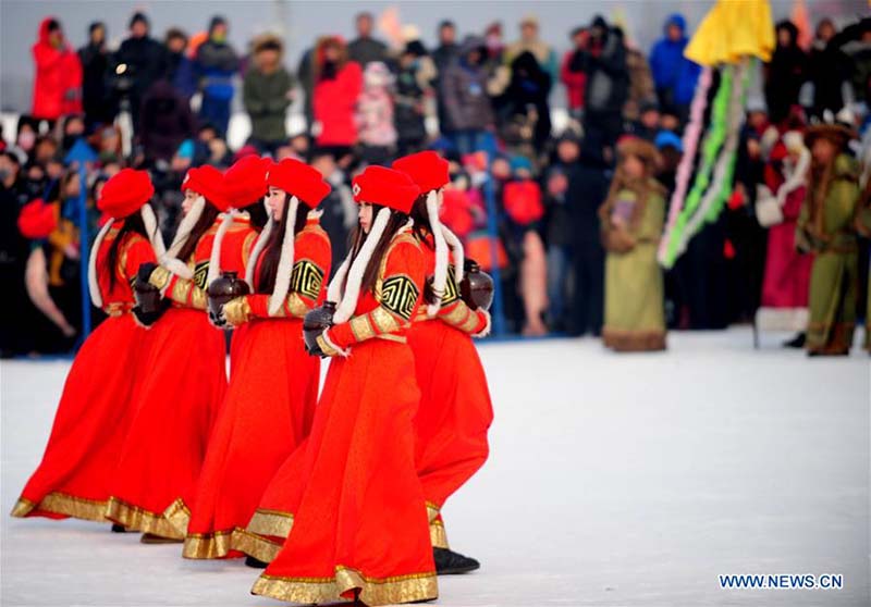 4o Festival de Pesca de Inverno é aberto no nordeste da China