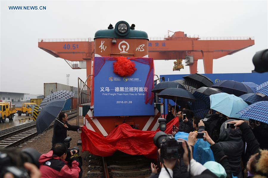 Primeiro trem de contêineres liga China e Oriente Médio
