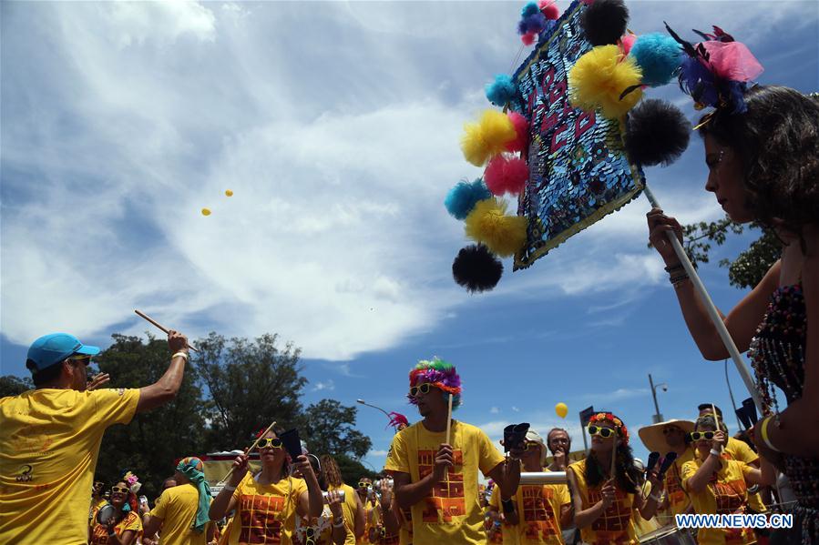 Monobloco desfila pela primeira vez em S?o Paulo