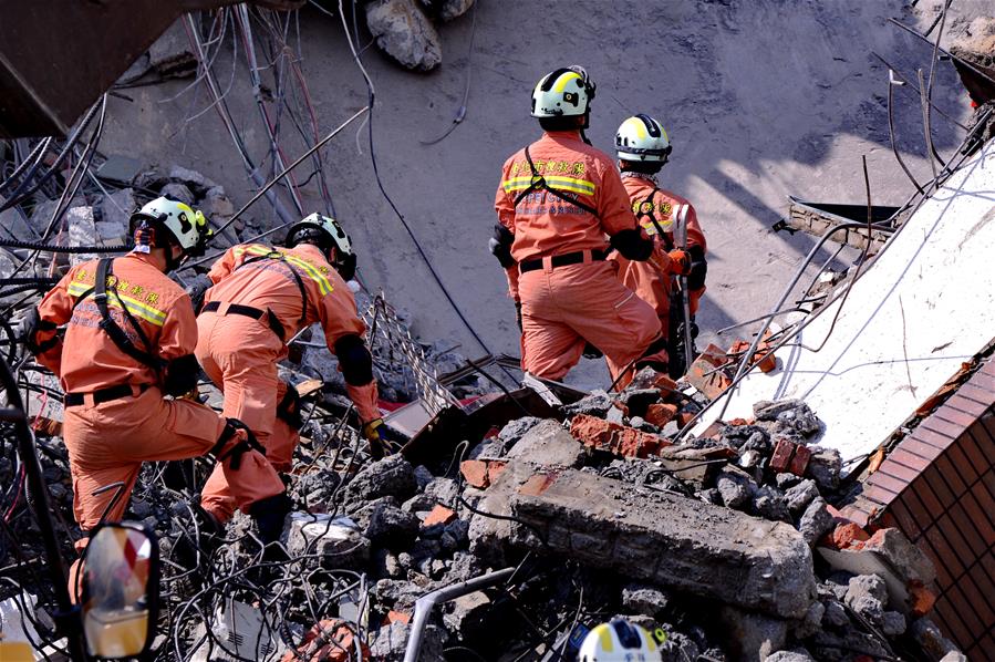 Sobe para 41 o número de mortes no terremoto em Taiwan
