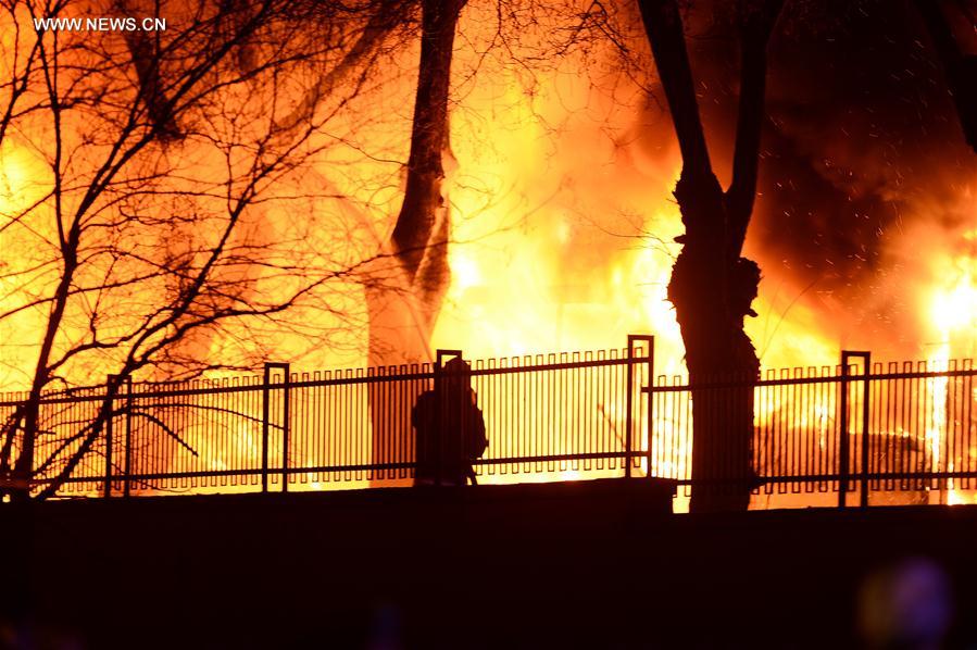 Explos?o de carro-bomba causa 28 mortos na capital da Turquia