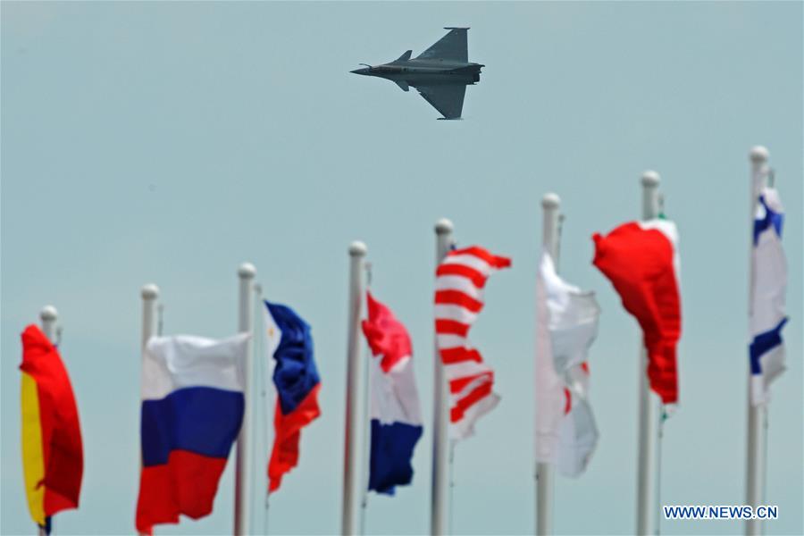 Singapura realiza exposi??o aérea internacional