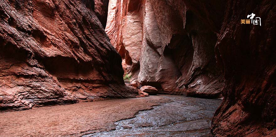 Paisagem maravilhosa de Kuche na Rota da Seda