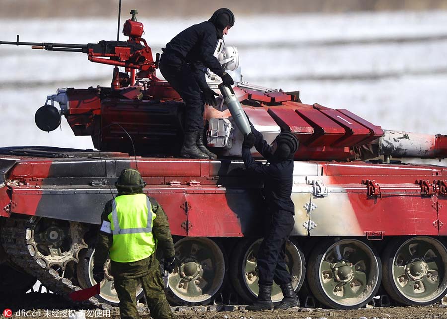 Realiza-se na Rússia a competi??o Tank Biathlon de 2016