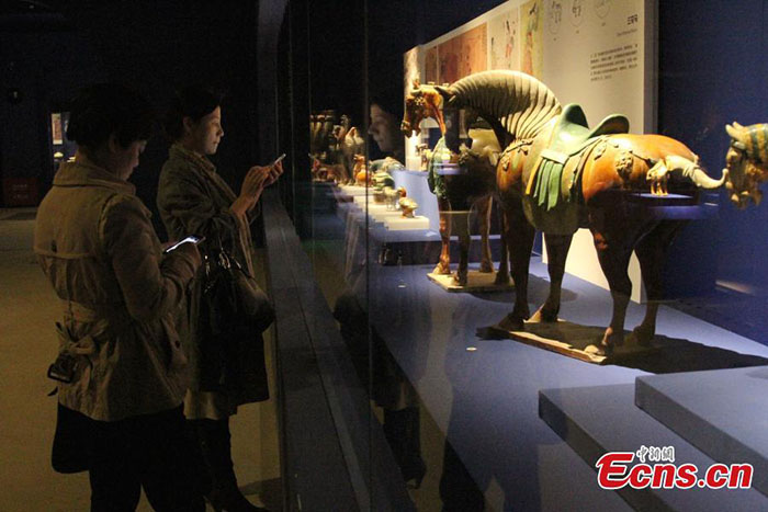 Ceramica rara da Dinastia Tang é exibida no noroeste da China