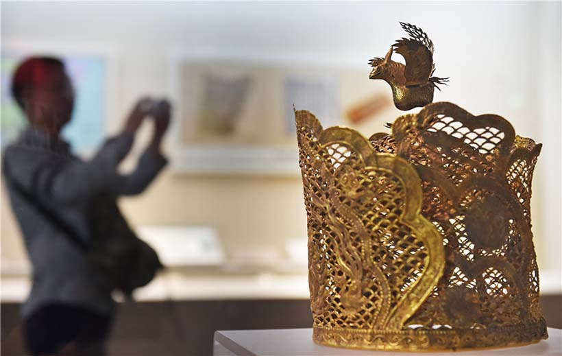 Relíquias culturais alusivas à Rota da Seda em exibi??o no centro da China