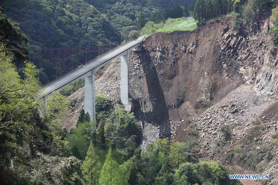Terremotos no Jap?o causam 41 mortos e 11 desaparecidos