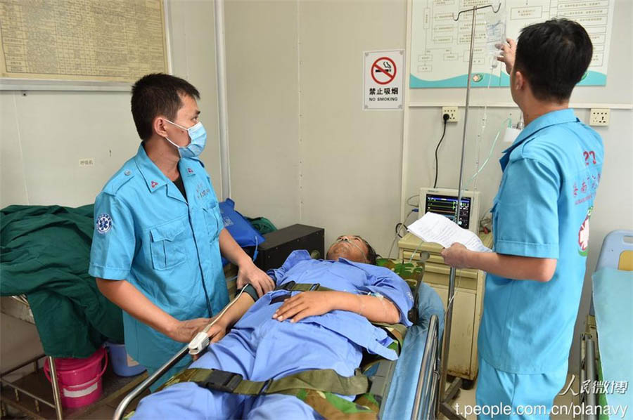 EPL realiza miss?o histórica de assistência médico-hospitalar no Mar do Sul da China