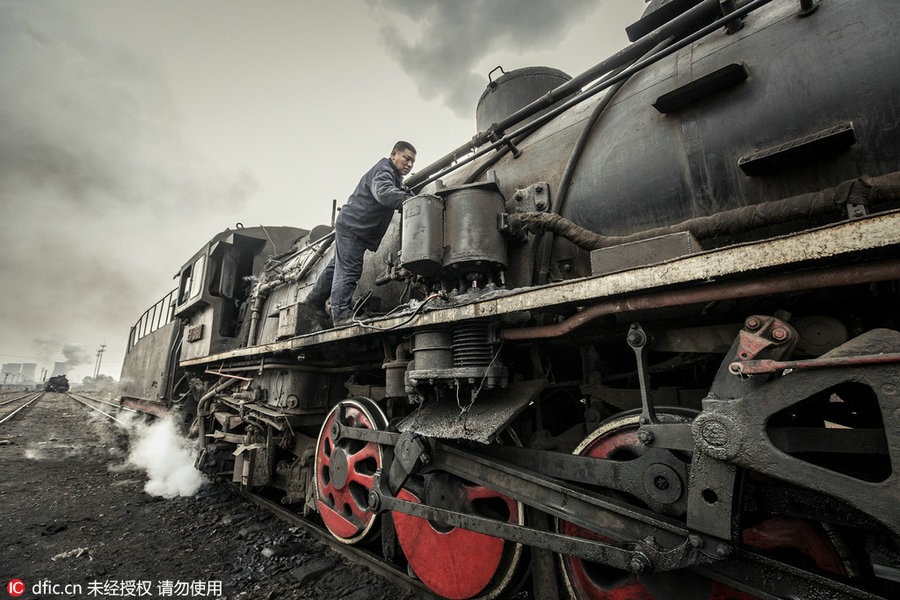 Era das locomotivas a vapor dirigem-se à última esta??o antes da“aposentadoria”