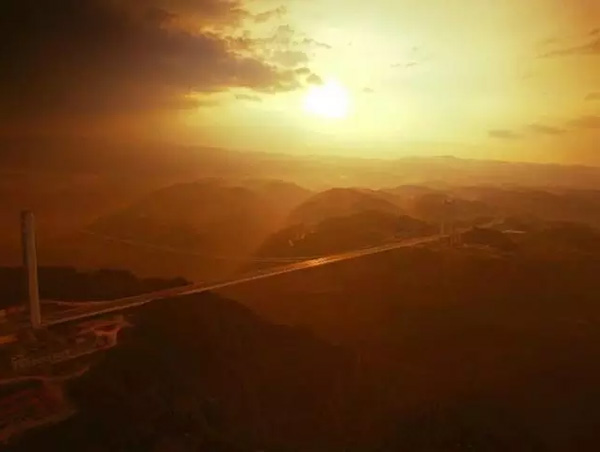 Ponte de suspens?o mais extensa e alta da ásia será aberta ao tráfego