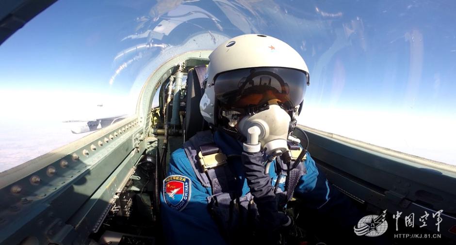 Mulheres v?o pilotar bombardeiro chinês FBC-1 pela primeira vez