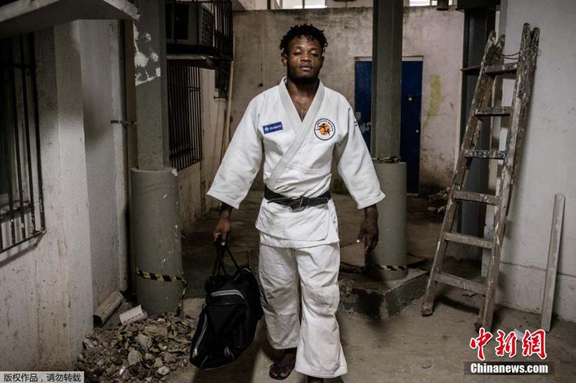 Atleta refugiado luta para realizar sonho olímpico